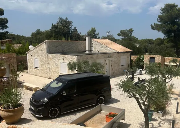 Maison, Hauteur De Nimes