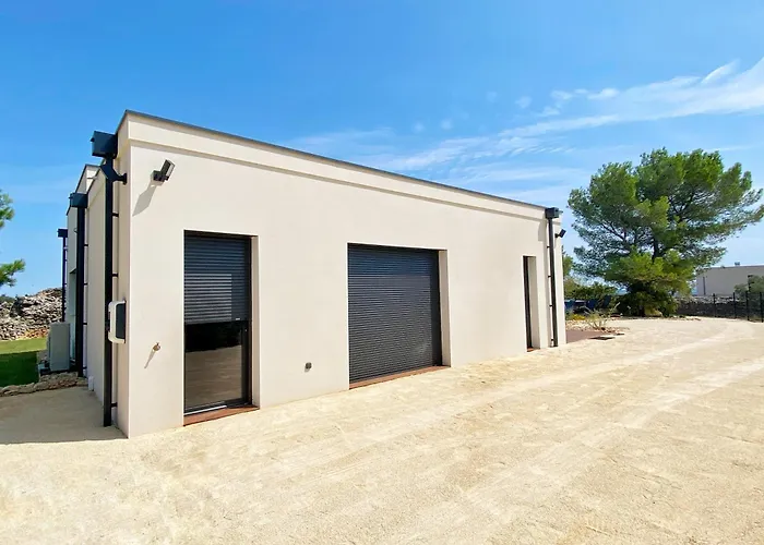 Villa Moderne Piscine Privative Hauteurs De Nimes